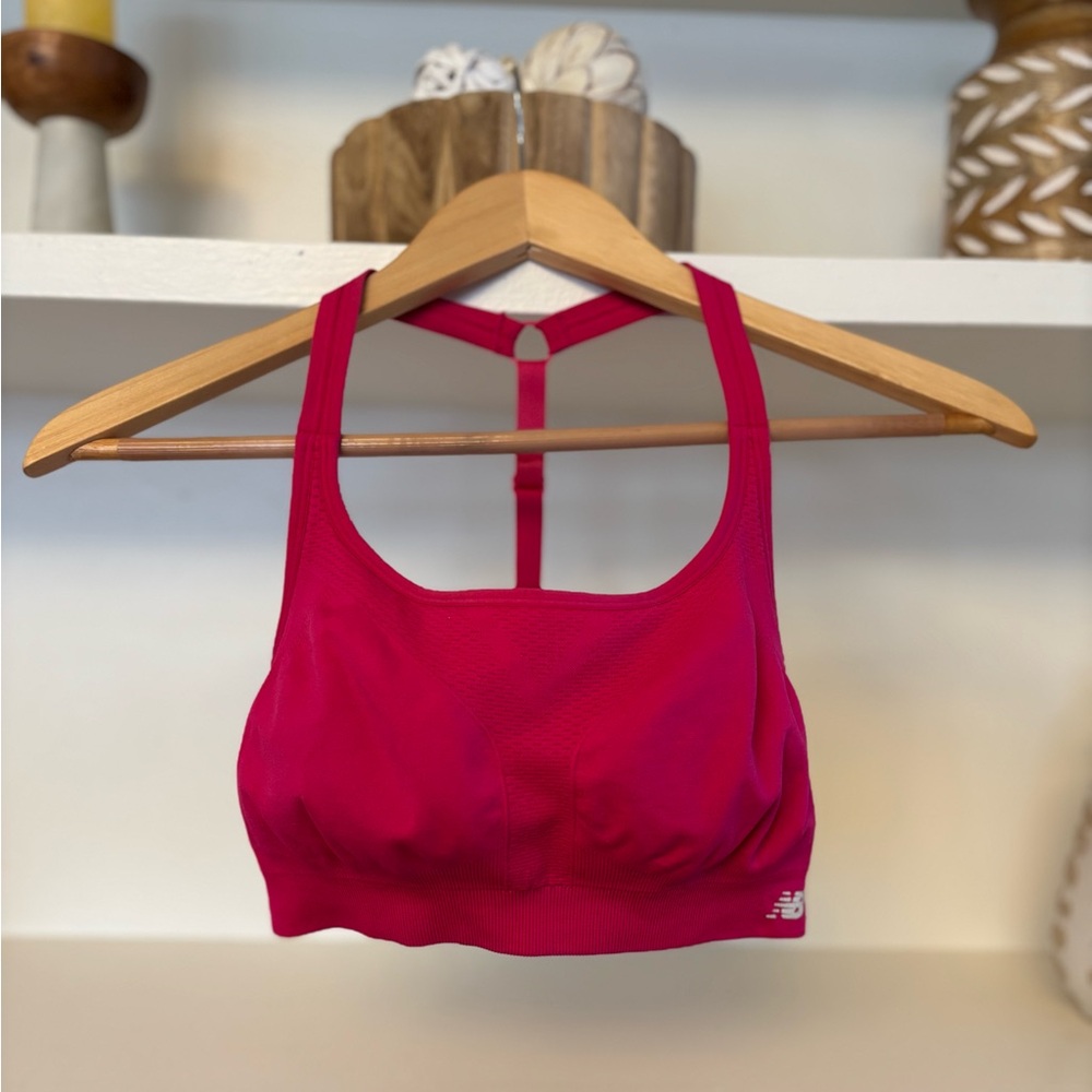 💖PRICE DROP!💖 New Balance Sports Bra in Raspberry Hot Pink! Size Medium